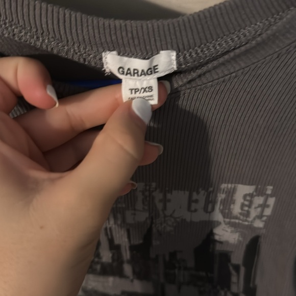 Dark gray cropped long sleeve graphic tee from garage size xs - Picture 2 of 3